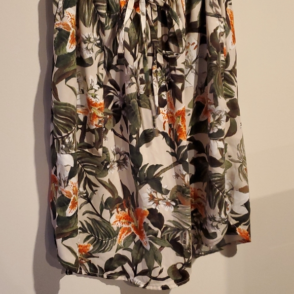 Short Tropical Patterned Casual Dress | Dynamite XS - Picture 3 of 10